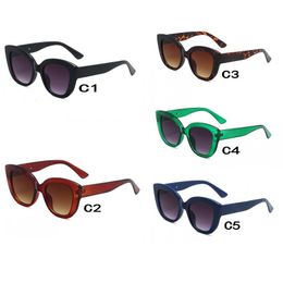 Classic Mens Women Sunglasses in USA European Fashion Design Sunglass Unisex Universal Sun Glasses 5 Colors Nice Frame Vintage Eyeglasses