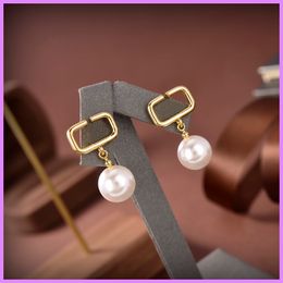 Pearl Gold Ear Studs Women Fashion Letter Earrings For Party Wedding Ladies Designers Earring Mens For Gifts Designer Jewellery D2112133F