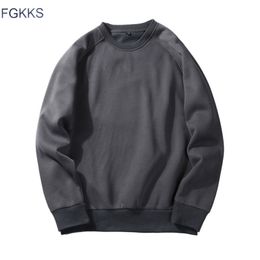 FGKKS Brand Men Casual Hoodies Sweatshirt New Spring Solid Colour Fleece Polyester Pullover Coat Warm Hoodies Male EU size 201103