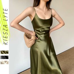 Luxury Shiny Woman Dress Satin Sleeveless Spaghetti Strap Green Champagne Black Sexy Elegant Summer Clubwear Vestidos 210608