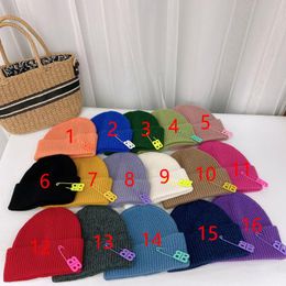 Beanie/Skull Caps Women Fashion Trendy Winter Knitted Cap Candy Colour Paperclip With Logo Street Outdoor Warm Benies