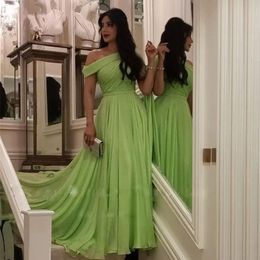 Chiffon-Abendkleider, langes Cape, schulterfrei, drapierte formelle Kleider, bodenlang, grünes arabisches Dubai-Abschlussballkleid 326 326