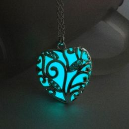 Pendant Necklaces Glow In The Dark Hollow Ocean Star For Woman Halloween Luminous Stone Night Fluorescence Light Jewellery Gift