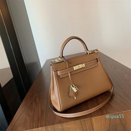 High Quality Customized New Twist Lock Top Layer Cowhide Handbag Shoulder Crossbody Womens Bag Genuine Leather