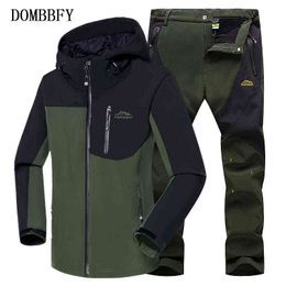 Autumn Winter Soft Shell Tactical Jacket Set Men Outwear Waterproof Fleece Hooded Coats Male Military Windbreaker Sports Jacket Y1109