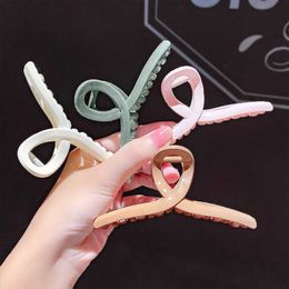 Gentle wind curling hair clip Korean simple straight big catch net red back brain hairpin solid Colour hair accessories