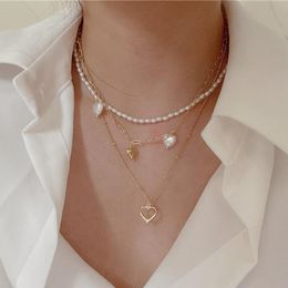 Pendant Necklaces VSnow Korean Vintage Multi-layer Love Heart Simulation Pearl Necklace For Women Hollow Beaded Metallic Jewellery