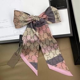 -2022 Novo designer de luxo Bolsas de lenço de seda Bolsas femininas letra letra de flores pêlos de cabeça de primeira qualidade 10 cores