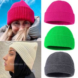 24 Colours Unisex Knitted Hats Cap Women Solid Winter Warm Beanie Retro Brimless Baggy Melon Caps for Men Skullcap Street Bonnet Y21111