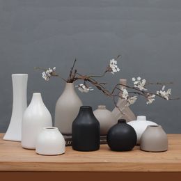 Classic Black / White Ceramic Vase Chinese Arts And Crafts Contracted Porcelain Flower Bottle Creative Gift Home Decoration 210310