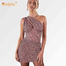 Sexy Leopard Print One-shoulder Bandage Dress Women's Sleeveless Hollow Bodycon Mini Club Evening Party Summer Fashion 210527