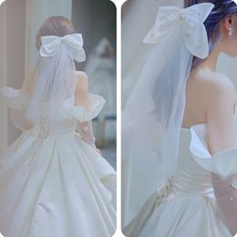 Vintage Satin Wedding Veil Tulle with Big Bow Pearls Bridal Veils Accessoris