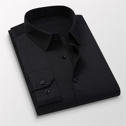 52 Plus Size Mens Business Casual Long Sleeved Shirt Solid Color White Black Cotton Social Dress Shirts H849 210708