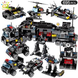 HUIQIBAO 695pcs 8in1 Military Swat Command Vehicle Building Blocks City Police Aeroplane Figures Weapon Trucks Toys For Children X0902