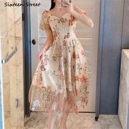 Summer Embroidery Dress Woman Flora V-neck Vintage Party es Clothing Runway Short Sleeve Luxury Mesh Female 210603