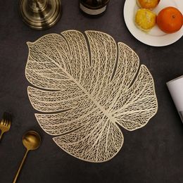 monstera placemat UK - Mats & Pads Large Size Hollowed PVC Leaf Placemat Monstera Gold Heat Insulation Table Mat Room Restaurant Decoration Placemats