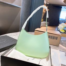 prada croissant bolsa