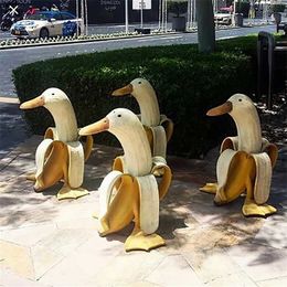 Creative Banana Duck Art Statue Garden Yard Outdoor Decoration Cute Whimsical Peeled Crafts Gifts For Kids 211101