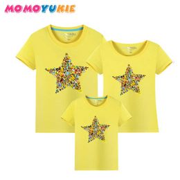 moeder dochter kleding family kits matching clothes mom and daughter daddy son outfits look mommy and me t-shirt Children tops 210713