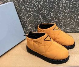 Venda direta de alta qualidade homens das mulheres botas moda À Prova D 'Água Espaço de Tecido De Algodão Inverno Bota Quente Botão Bare Boot Flat Bottomed Snow Sapatos Tamanho 35-45