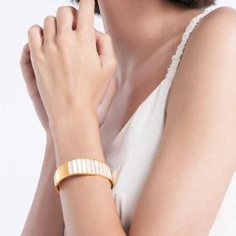 Enfashion Natural Shell Bracelet for Women Gold Colour Stainless Steel Wide Bracelets Pulseras Mujer Fashion Jewellery Gift B212229 Q0720