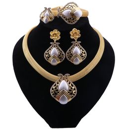 African Gold Colour Necklace Women Jewellery Sets Crystal Earrings Ring Classic Wedding Fashion Jewellry Set for Bride