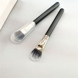 flawless finish makeup Canada - Duo Fibre Foundation Concealer Mineralize Makeup Brush 132 - Flawlessly Evenly Finish Beauty Cosmetics Brush Tools