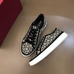 Top casual men designer shoes letter printed lace up Luxury Mens shoe sports streetwear with original box