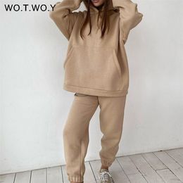 WOTWOY Thickened Fleece Hooded Sweatshirt and Pants Two Pieces Set Women Autumn Winter Warn Hoodies Casual Solid Sweatpants 220315