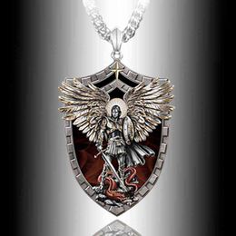 Utsökt Fashion Warrior Guardian Holy Angel Saint Michael Hänge Halsband Unik Knight Shield Necklace Anniversary Gift G1206