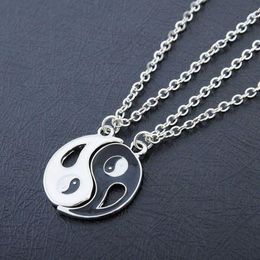 Pendant Necklaces 2Pcs/Set Tai Chi Alloy Yin Yang Black White Puzzle Piece Necklace Birthday Jewellery Gift For Couple Friend