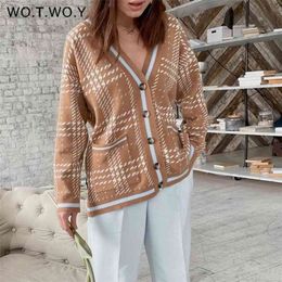WOTWOY Jacquard Knitted V-Neck Cardigan Women Autumn Winter Buttons-Up Loose Printed Sweater Female Kimono Cardigans Knit Tops 210917