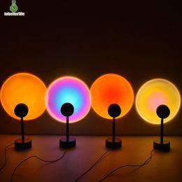 Lampada per proiettore al tramonto Luci notturne RGB Atmosfera arcobaleno per la casa Camera da letto Caffetteria Sfondo Decorazione da parete Lampada da tavolo USB