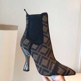 Коричневый COLIBRI на высоком каблуке Кожа с шипами Острые пальцы Женские ботильоны Модные сексуальные женские туфли на высоком каблуке с красной подошвой Туфли-лодочки роскошная дизайнерская обувь Большой размер US11