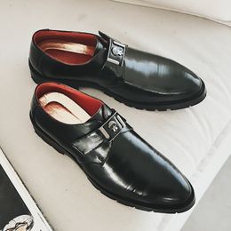 Retro British Business Pointy Black Shoes Slip On Handmade Leather Men Dress Shoes Fashion New Rubber Bottom Derby Flats