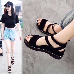 Thick-soled Sandals Women 2021 New One-word Buckle Women's Flat-bottomed Korean Version of Roman Wedge Y0721