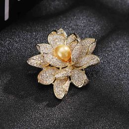 Fashion Korean Lotus Brooch Inlaid with Zircon Pearl