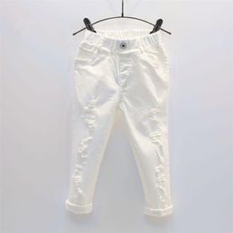 Baby Boy White Denim Jeans Pants Spring Autumn Children's Ripped Trousers Kids Broken Solid Toddler Leggings 2-7 Years 211102