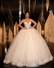 Country Vintage African Ball Gown Wedding Dress Sweetheart Modest A Line Tulle Bridal Gowns With lace Applique Beading