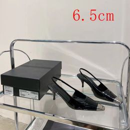 Star with Italian suits for women's shoes a stiletto with sexy small square metal black patent leather two highly original high-end quality