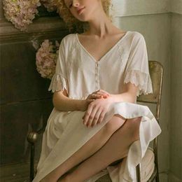 Summer White Cotton Sweet Women's Nightgowns Soft Loose Sleepwear Elegant Vintage Princess Lace Night Dress 19523 210924
