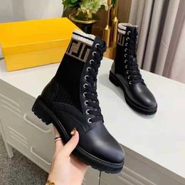 2021 Fashion Splice Short Boots For Women New Autumn Winter Knitted Lace Up Letter Shoes Woman Boots Y1014