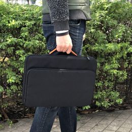 Портфель дармазы Unisex Male Portable Computer Naptop Bag Bustment Busning Tormbame для ноутбука Apple MacBook 14 15,6 дюйма водонепроницаемой пакетики для таблеток
