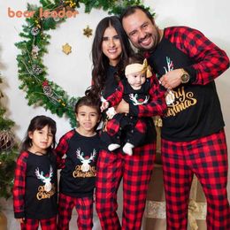 Bear Leader Christmas Father Mother Kids Clothes Top+Pants Family Matching Outfit Lattice Xmas Sleepwear Pj's Set Baby Romper 210708