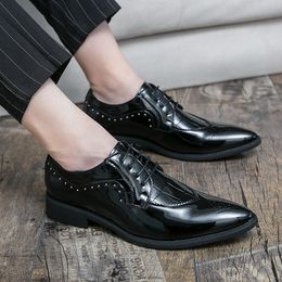 Oxfords Spring Shiny Leather Dress Formal Shoes Man Pointy Toe Business Wedding men brogue Shoes big size 48