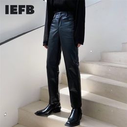 IEFB Simple Design PU Leather Pants For Men Cool Straight Ankel-length Patns Male Black Elastic Waist Streetwear Trousers 9Y4422 211112