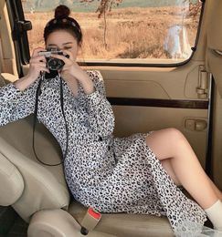 spring style split V-neck waist slimming casual long skirt age-reducing western leopard print dress 210429