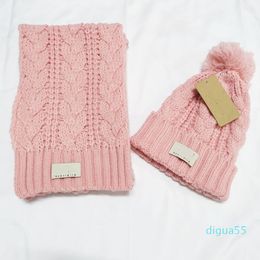 moda bane cappelli invernali sciarpe Set abiti in maglia di cashmere da uomo e da donna per stare al caldo in due linee