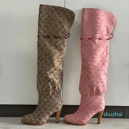 2021 Stivali al ginocchio da donna Designer Scarpe originali Tacco alto Beige Rosa Tela stampata sopra il ginocchio Stivale Cerniera Lacci Scarpa casual