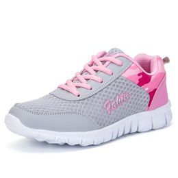 AAA + Qualidade Mulher Respirável Malha Esportes Running Sapatos Diários Leve Mulheres Cross-border Sneakers Trainers